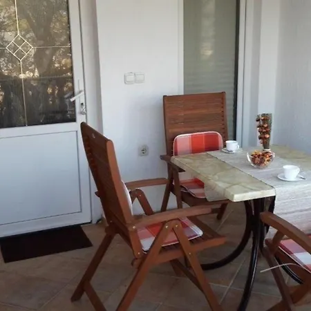 Fuer Vier Personen Mit Terrasse Apartment *