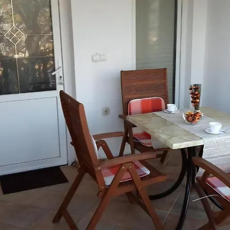 Apartment Fuer Vier Personen Mit Terrasse *